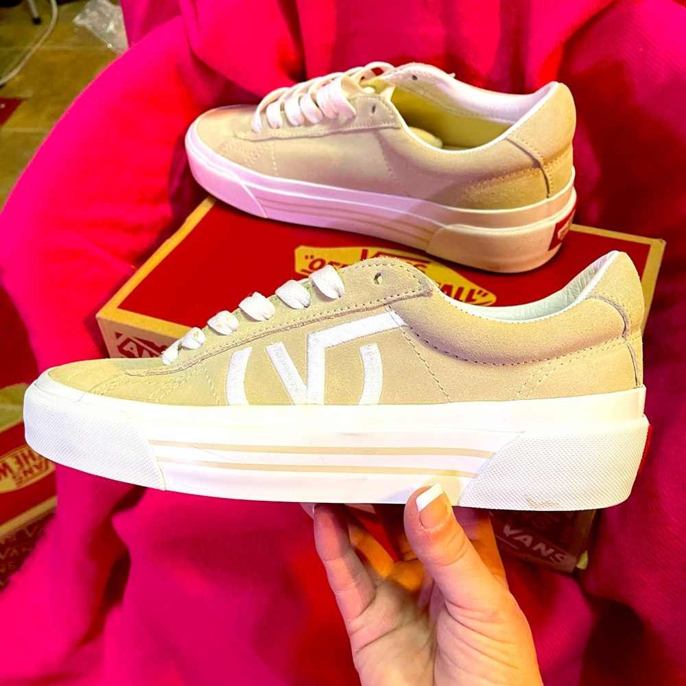 VANS “Sid Ni” Neutral Lover’s Beige Suede Kicks WM SZ 9